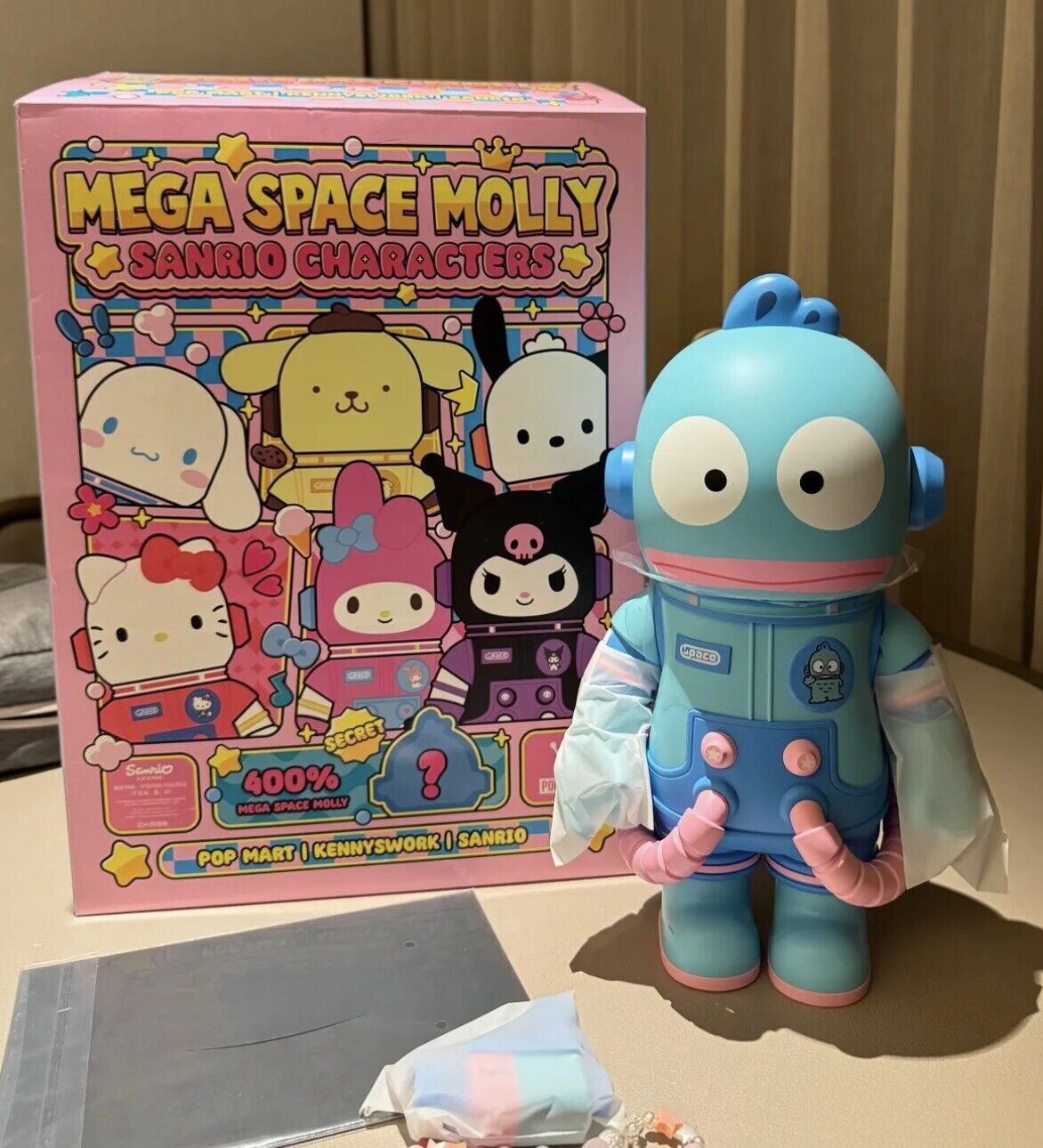 POPMART MEGA SPACE MOLLY 400% Sanrio Family Series Blind Box  Random