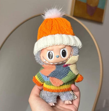 Handmade Cozy Winter Labubu Clothes – Knitted Beanie, Scarf & Sweater Set for 17cm Dolls, 4 Unique Winter Themes, Perfect Christmas Gift