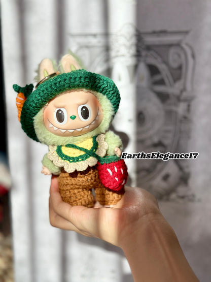 Handmade Crochet Labubu Outfit – Green Hat with Carrot, Strawberry Crossbody Bag, Cute Doll Clothes| Labubu Clothes Labubu Outfit Gift