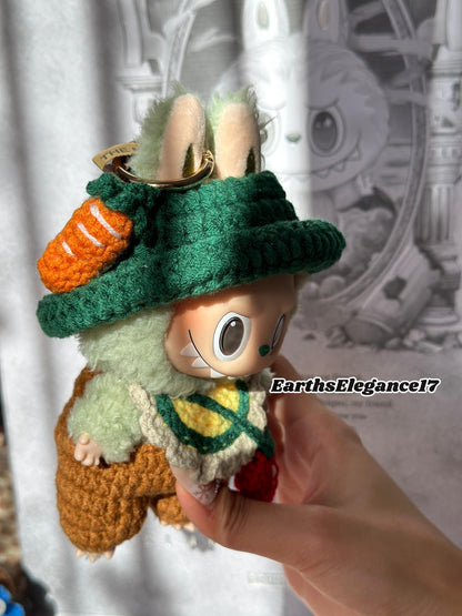 Handmade Crochet Labubu Outfit – Green Hat with Carrot, Strawberry Crossbody Bag, Cute Doll Clothes| Labubu Clothes Labubu Outfit Gift