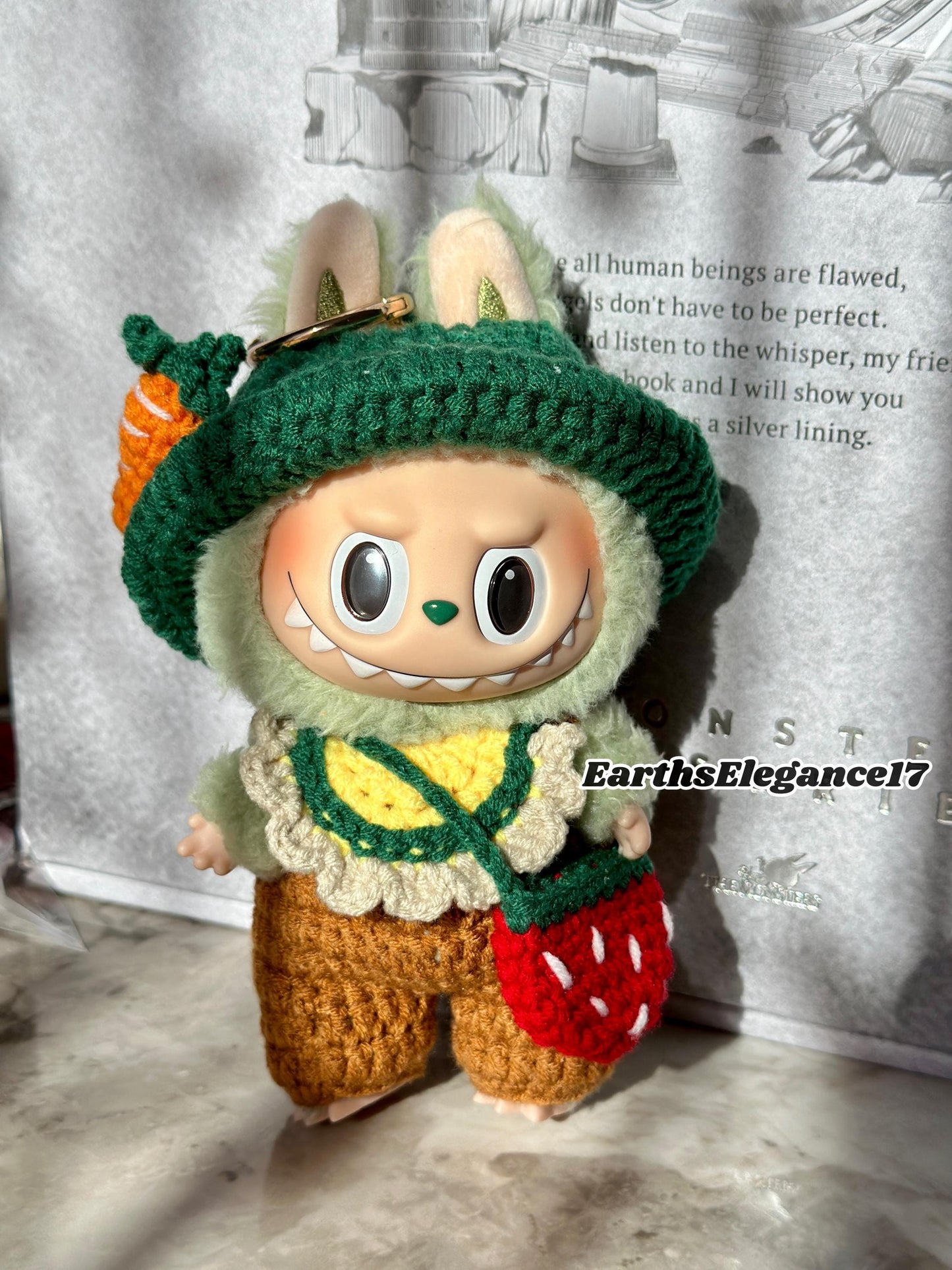 Handmade Crochet Labubu Outfit – Green Hat with Carrot, Strawberry Crossbody Bag, Cute Doll Clothes| Labubu Clothes Labubu Outfit Gift